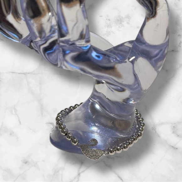 💟💎Vintage Elegant Metal Beaded Bracelet with Swan Crystal Accent - Picture 3 of 13